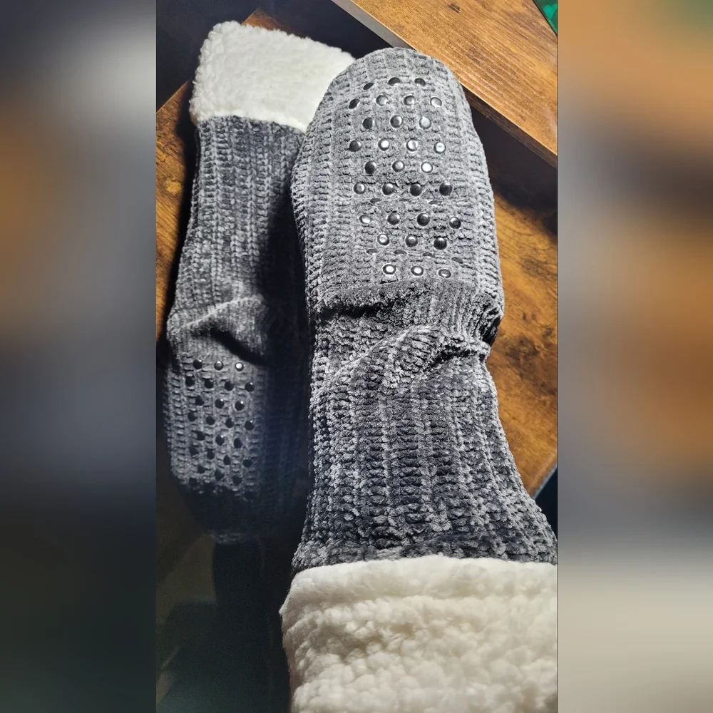 Gray Cozy Knit Slipper Sock Booties OS Fits Most
